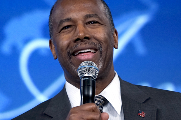 Ben Carson threatens to leave GOP
