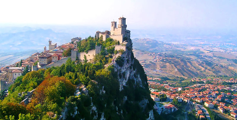 Travelling with a powerless - San Marino (photo www.iamaileen.com)